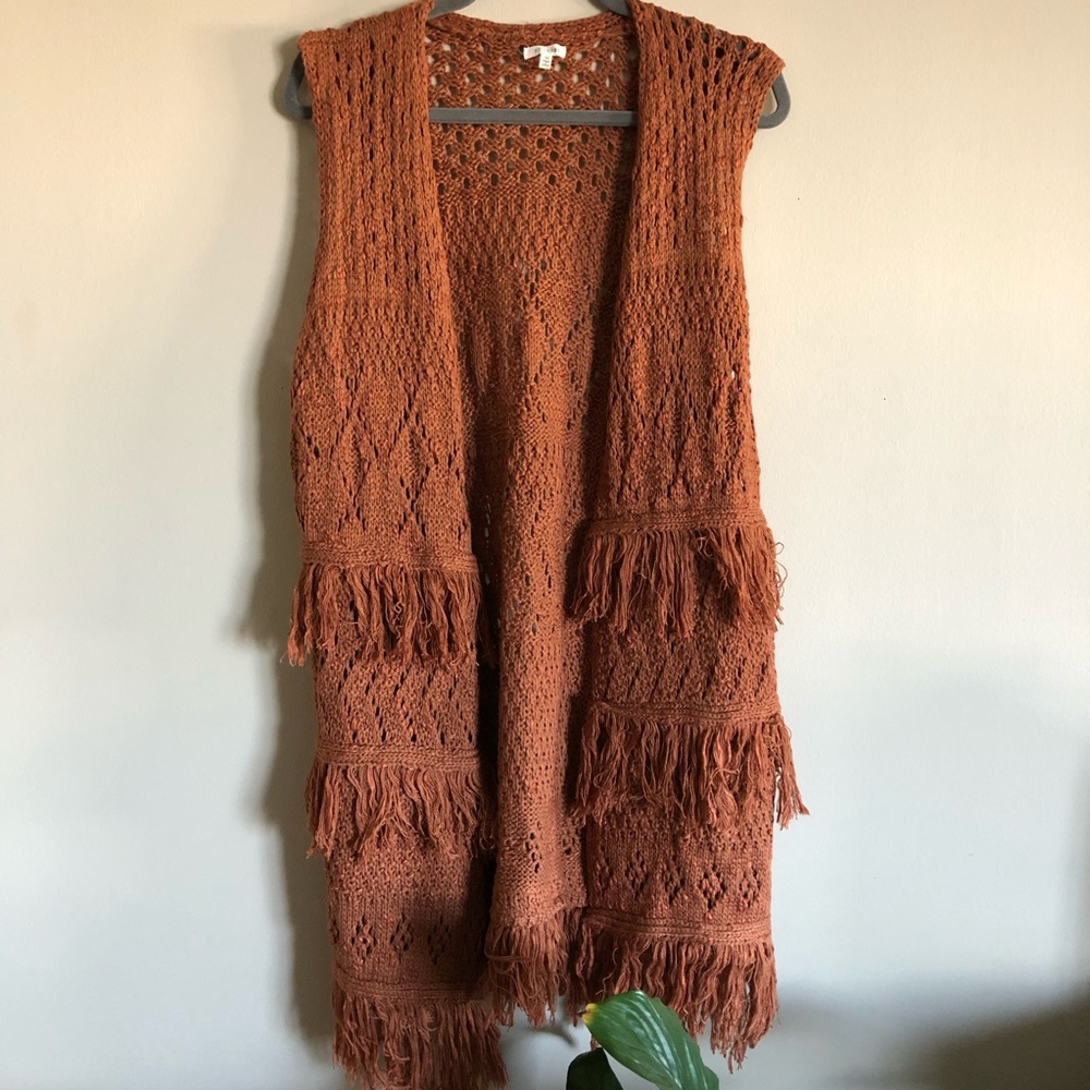 EN CREME Rust Fringe Vest (MEDIUM)